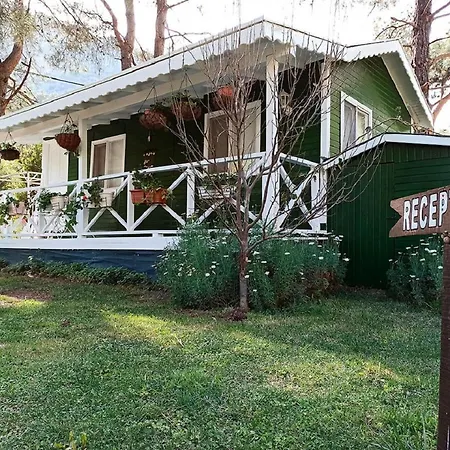 Lukkies Bed & Breakfast Cirali