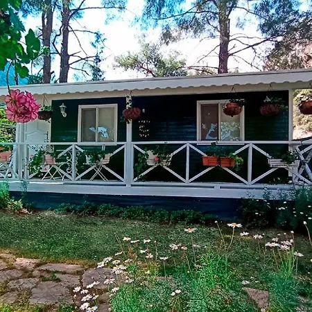 Lukkies Bed & Breakfast Cirali