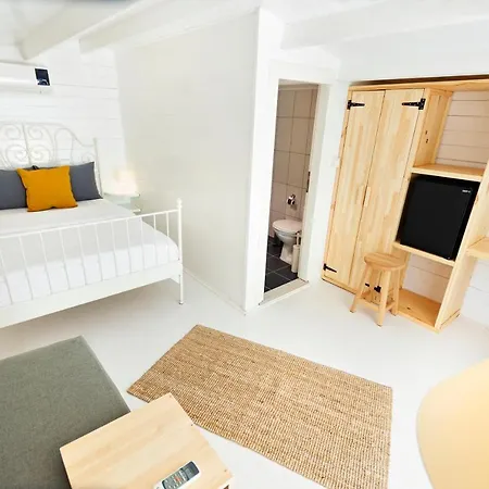 Lukkies Bed & Breakfast 3*