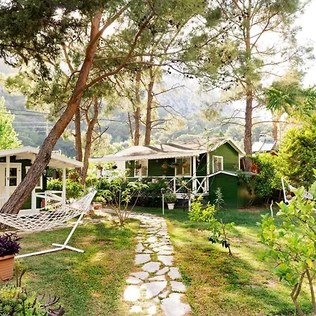 Lukkies Bed & Breakfast 3*