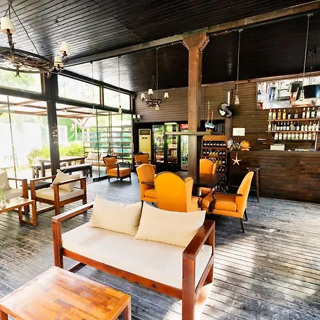 Lukkies Bed & Breakfast 3*